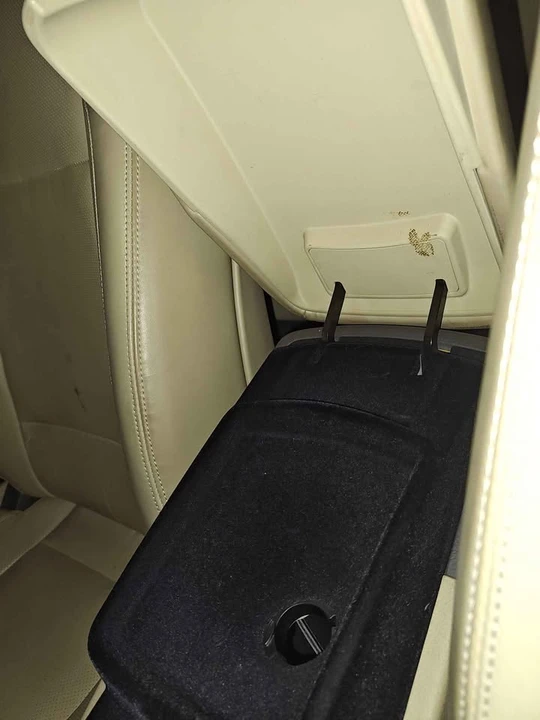 2012 Hyundai Genesis - Image 17 of 17
