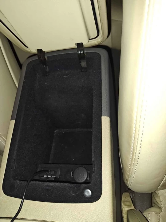 2012 Hyundai Genesis - Image 16 of 17
