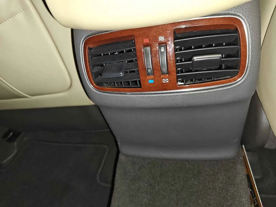 2012 Hyundai Genesis - Image 13 of 17
