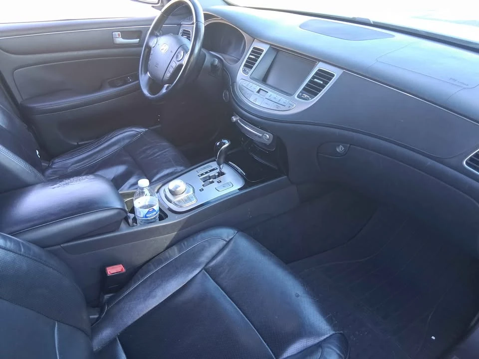 2012 Hyundai Genesis - Image 8 of 12