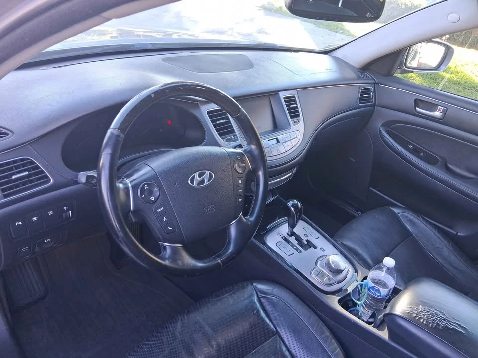 2012 Hyundai Genesis - Image 7 of 12
