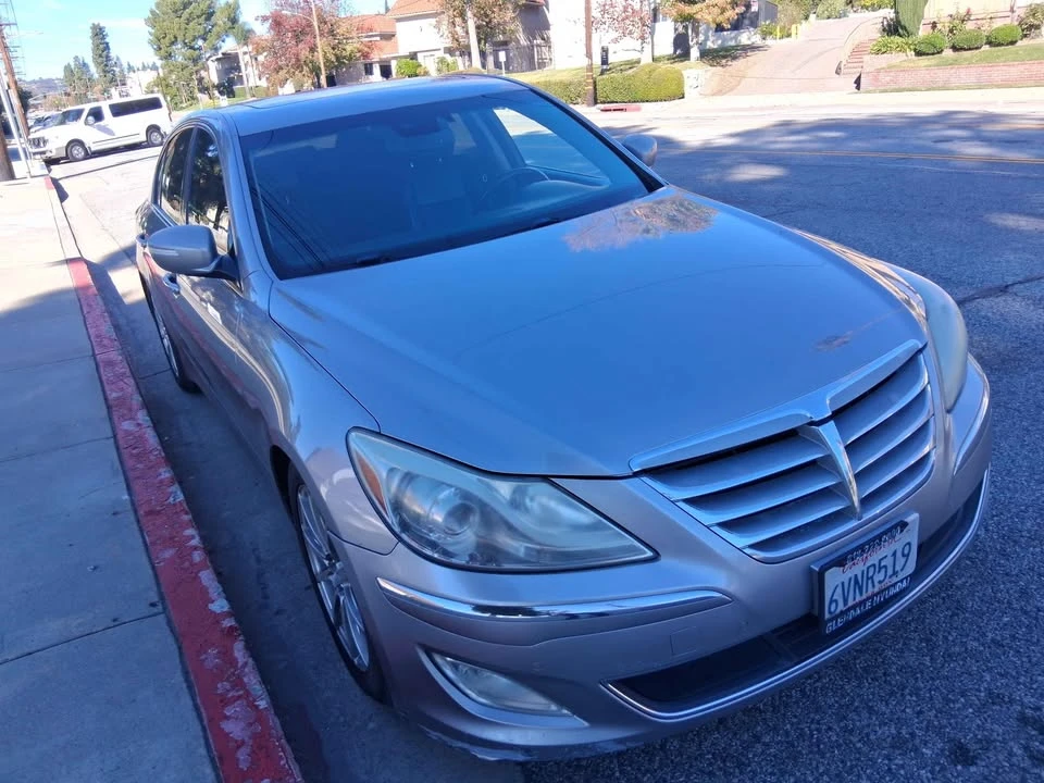 2012 Hyundai Genesis - Image 5 of 12