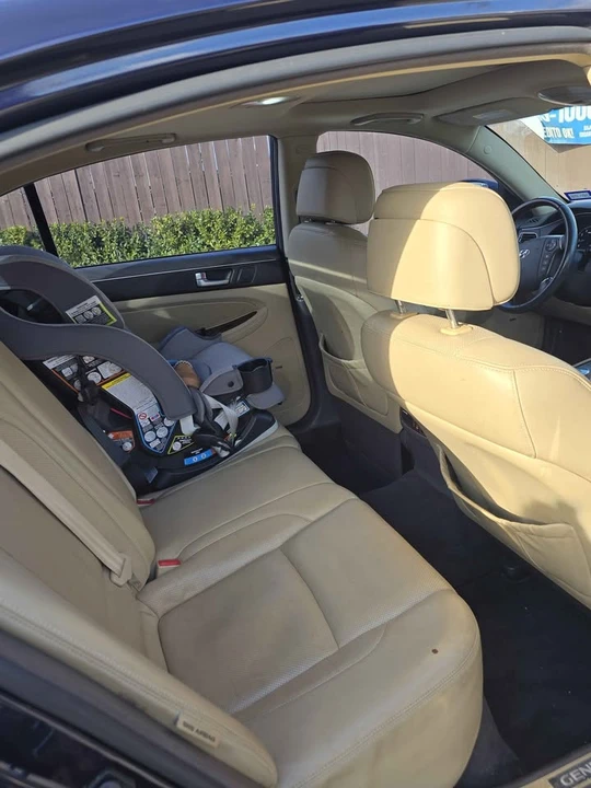 2012 Hyundai Genesis - Image 11 of 11