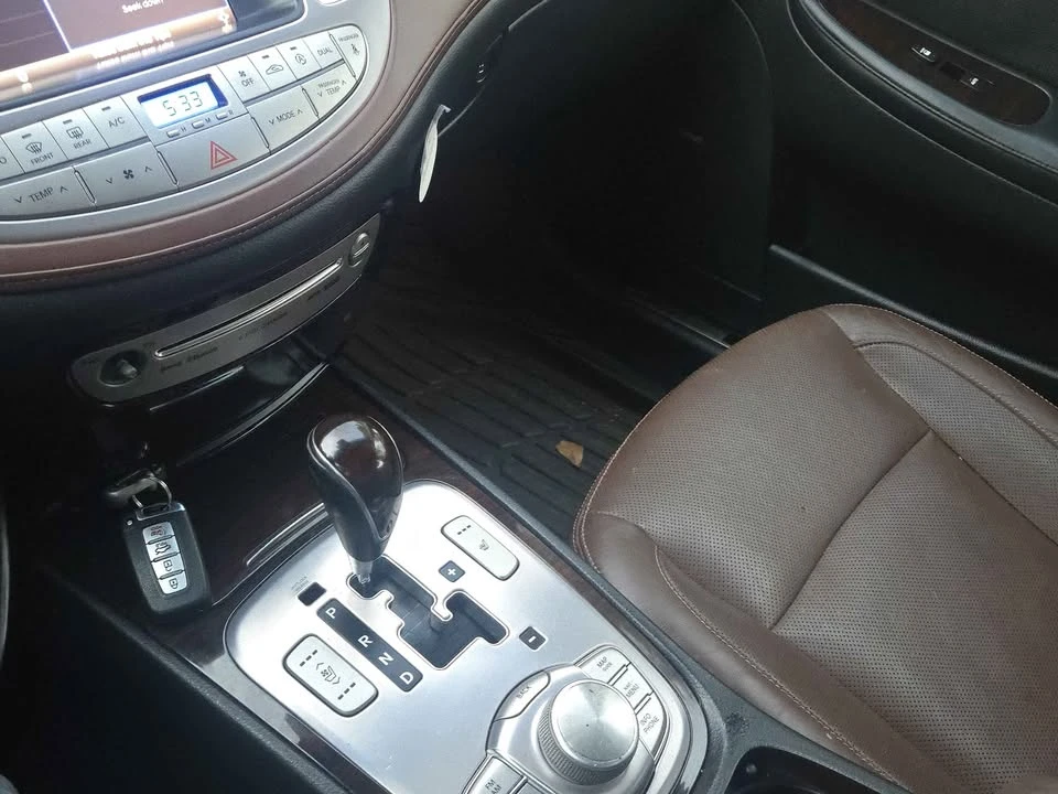 2012 Hyundai Genesis - Image 8 of 11