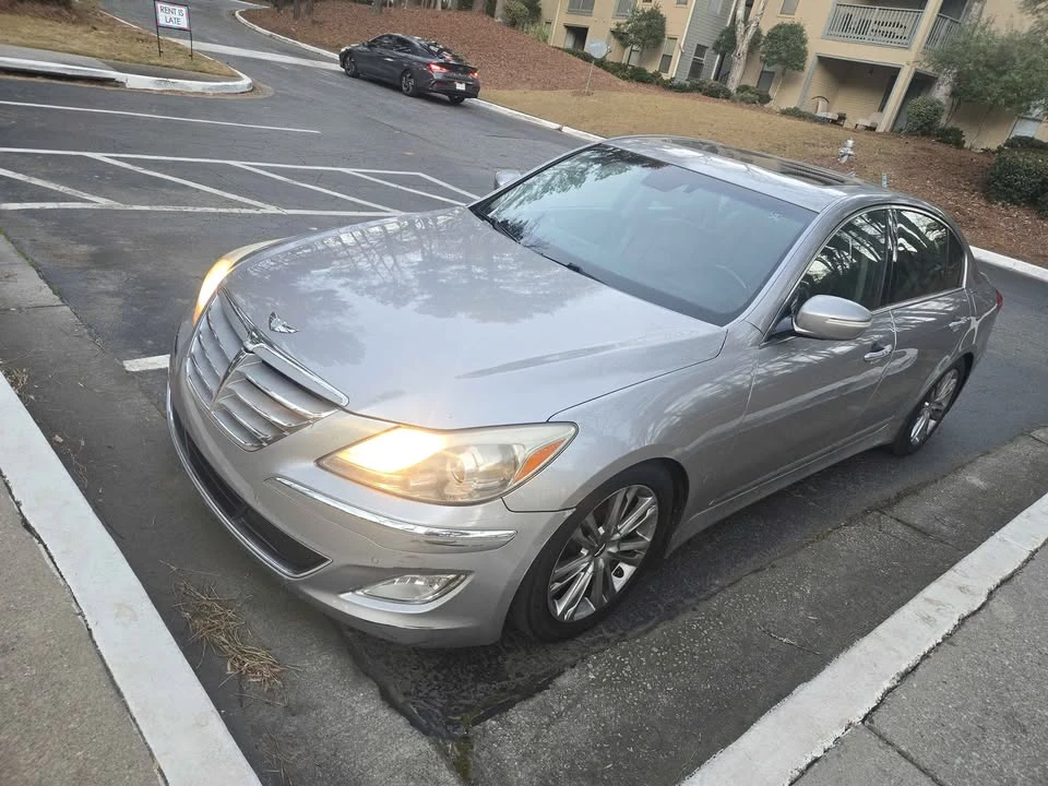 2012 Hyundai Genesis - Image 2 of 11