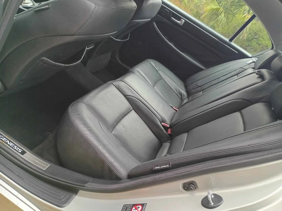 2012 Hyundai Genesis - Image 4 of 8