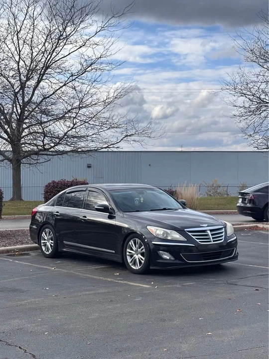 2012 Hyundai Genesis - Image 4 of 8