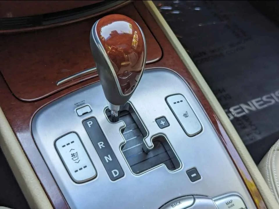 2012 Hyundai Genesis - Image 7 of 9