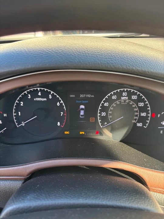 2012 Hyundai Genesis - Image 7 of 9