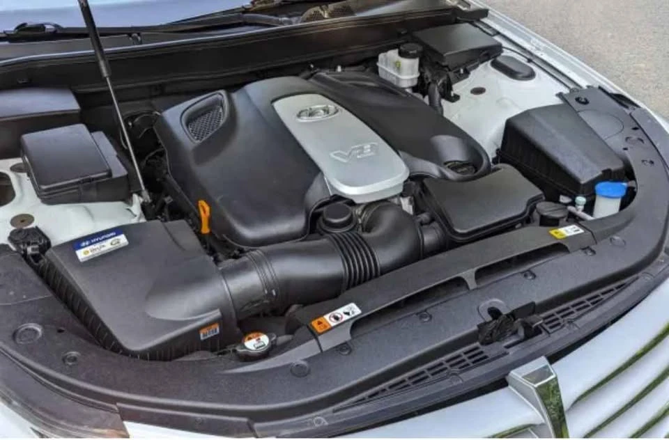 2012 Hyundai Genesis - Image 9 of 9