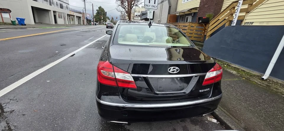 2012 Hyundai Genesis - Image 4 of 7