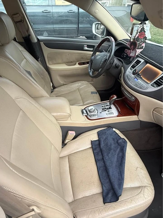 2012 Hyundai Genesis - Image 7 of 8