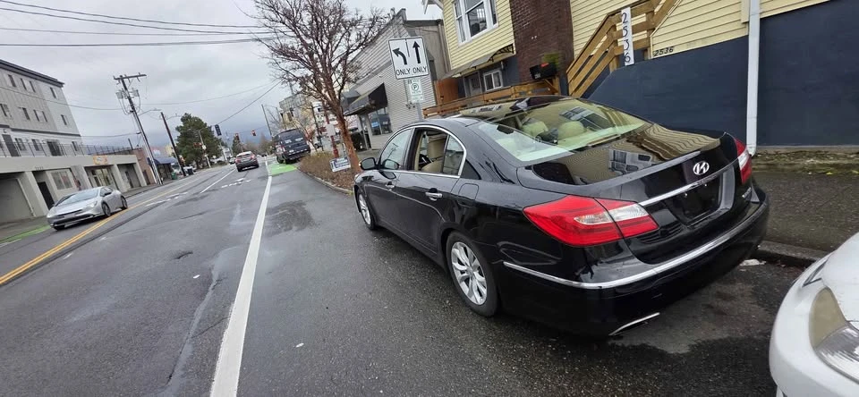 2012 Hyundai Genesis - Image 7 of 7
