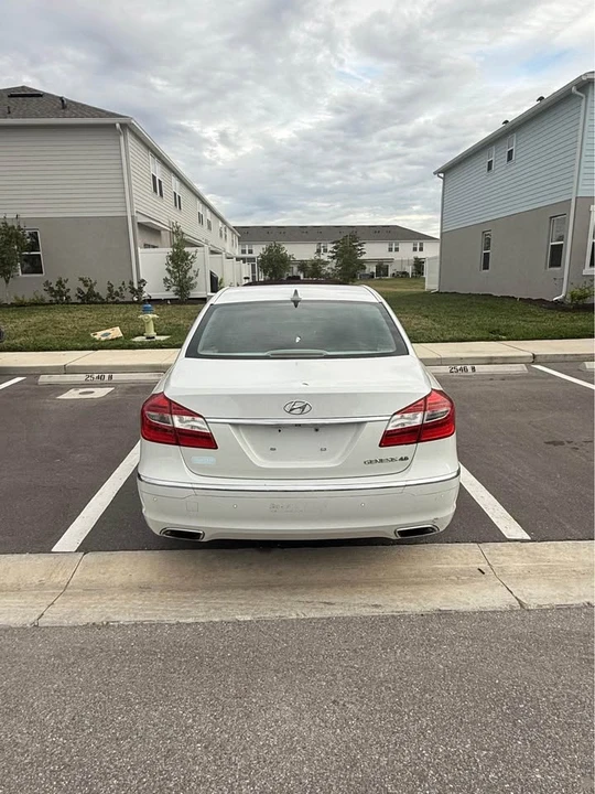 2012 Hyundai Genesis - Image 6 of 8