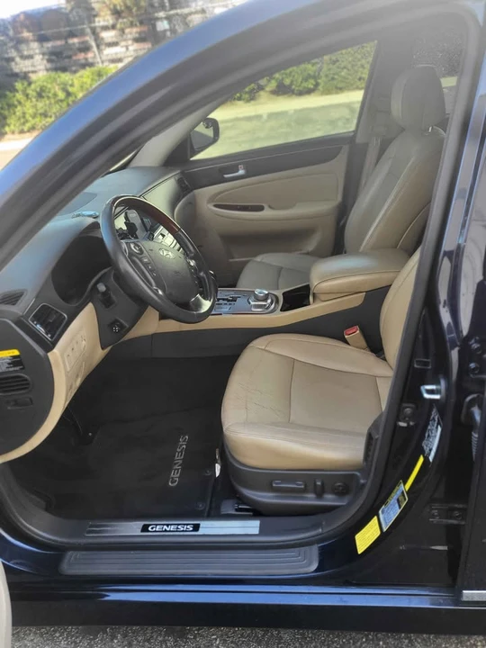 2012 Hyundai Genesis - Image 6 of 8