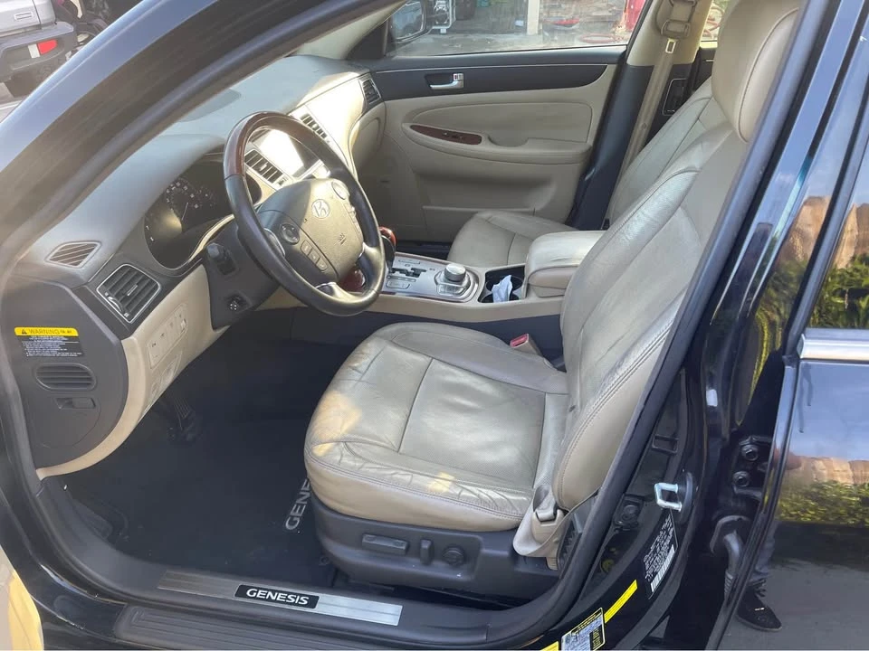 2012 Hyundai Genesis - Image 7 of 14
