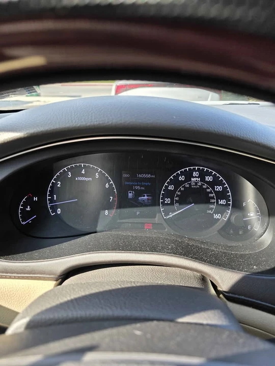 2012 Hyundai Genesis - Image 7 of 14