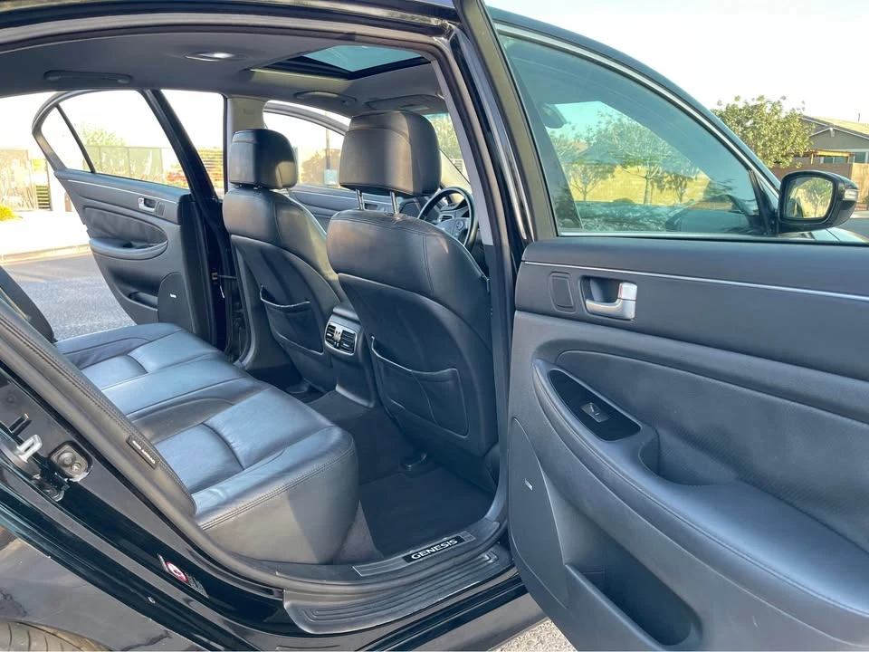 2012 Hyundai Genesis - Image 7 of 15