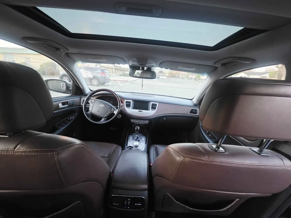 2012 Hyundai Genesis - Image 13 of 15
