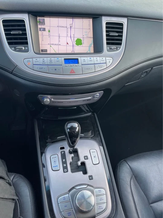 2012 Hyundai Genesis - Image 11 of 15