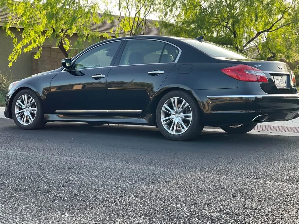 2012 Hyundai Genesis - Image 4 of 15