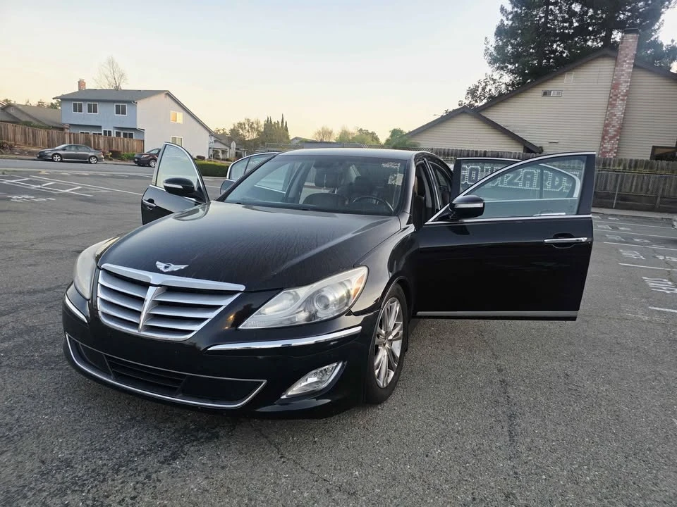 2012 Hyundai Genesis - Image 2 of 15