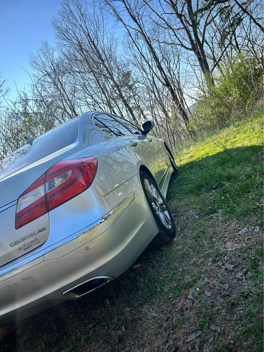 2012 Hyundai Genesis - Image 2 of 10