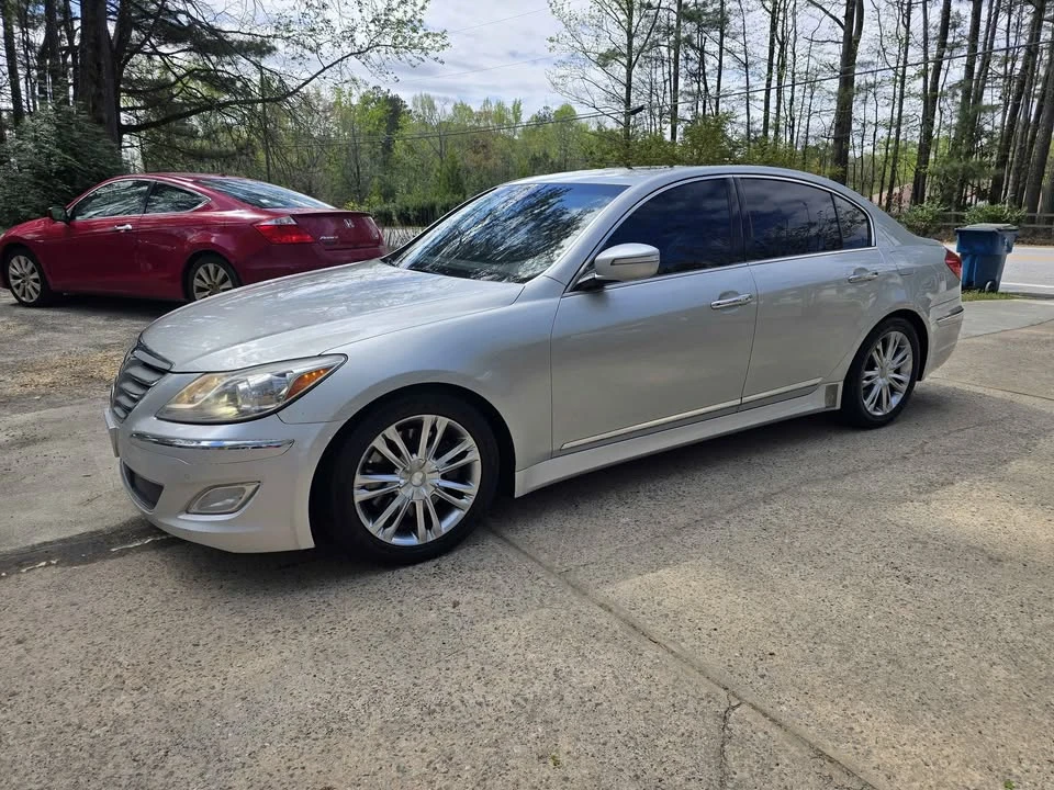 2012 Hyundai Genesis - Image 2 of 20