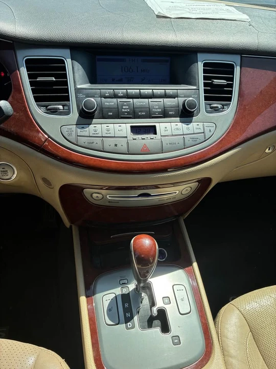 2012 Hyundai Genesis - Image 7 of 8