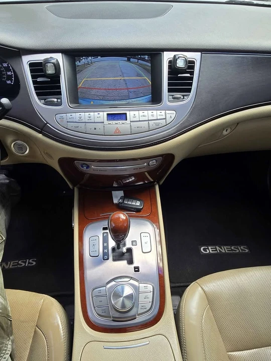 2012 Hyundai Genesis - Image 19 of 20