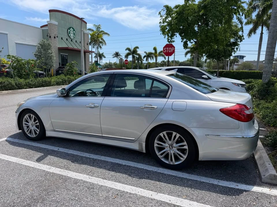 2012 Hyundai Genesis - Image 4 of 8