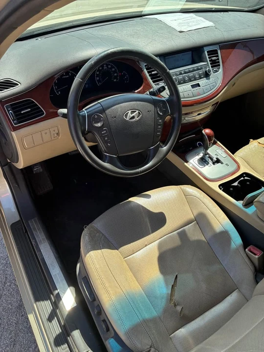 2012 Hyundai Genesis - Image 4 of 8