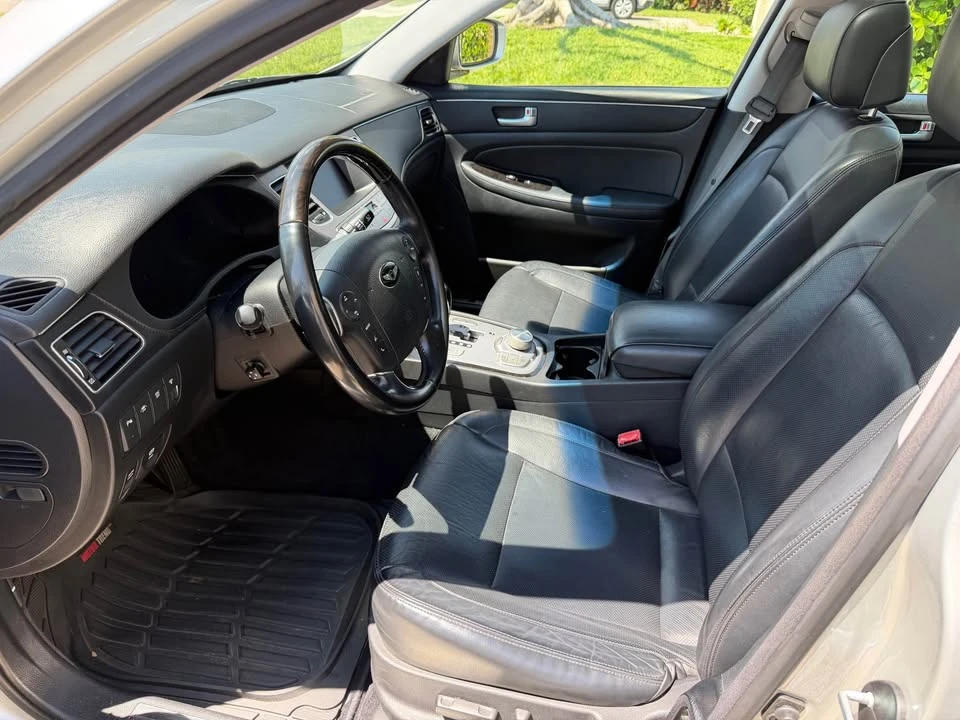 2012 Hyundai Genesis - Image 7 of 8