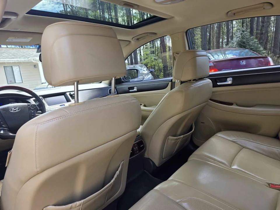 2012 Hyundai Genesis - Image 12 of 20