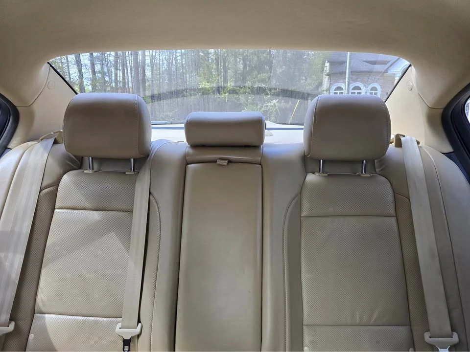 2012 Hyundai Genesis - Image 10 of 18