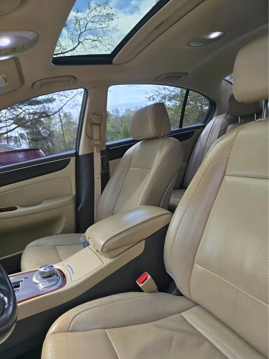 2012 Hyundai Genesis - Image 17 of 18