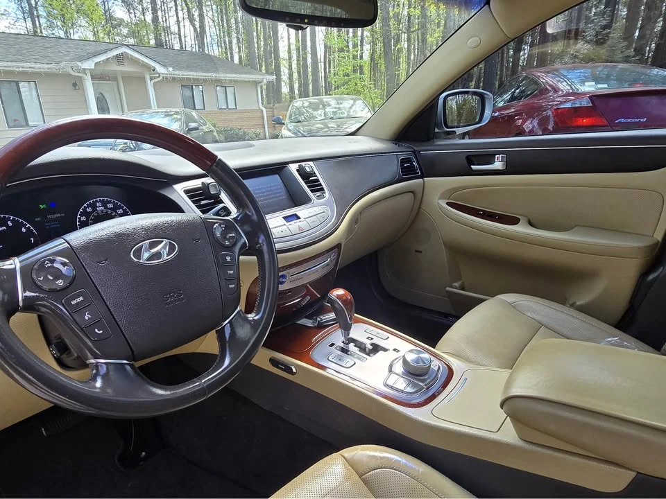 2012 Hyundai Genesis - Image 11 of 18