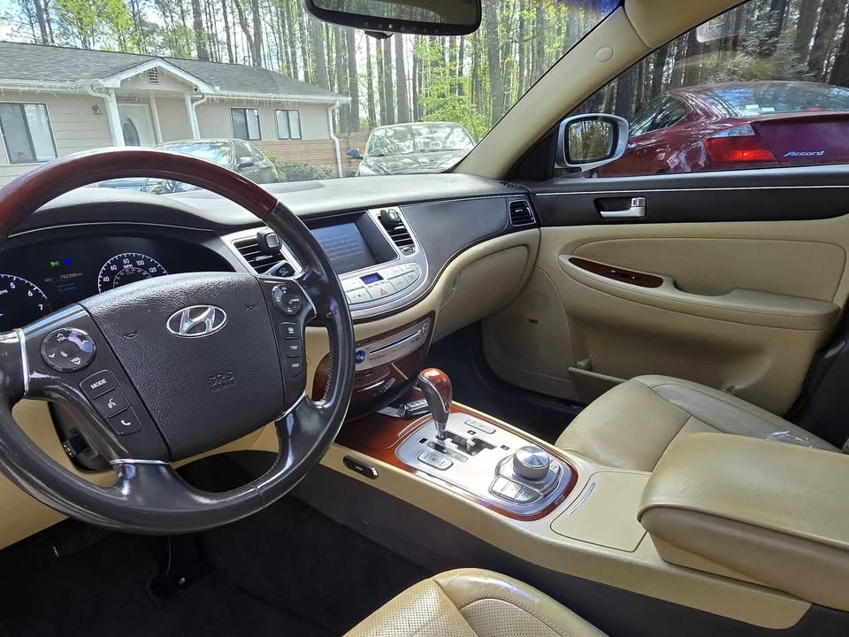 2012 Hyundai Genesis - Image 18 of 20