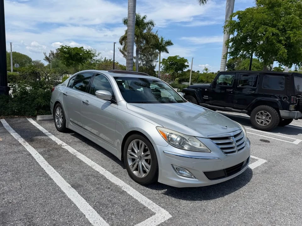 2012 Hyundai Genesis - Image 3 of 8