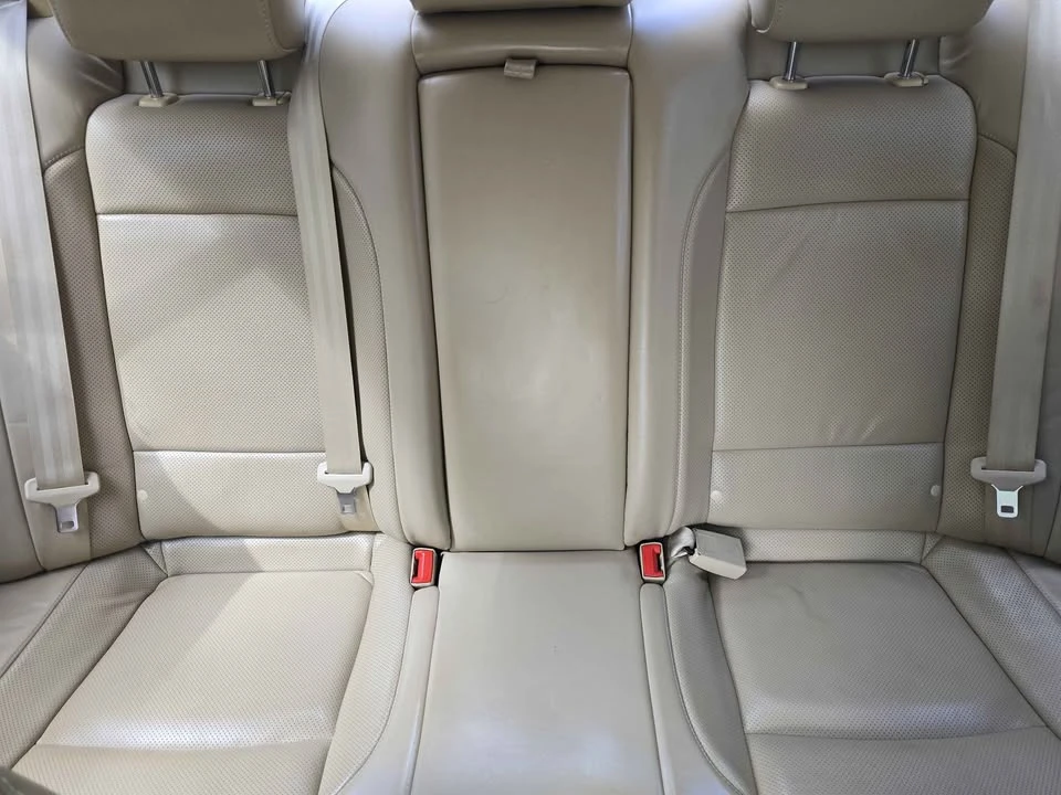 2012 Hyundai Genesis - Image 17 of 20