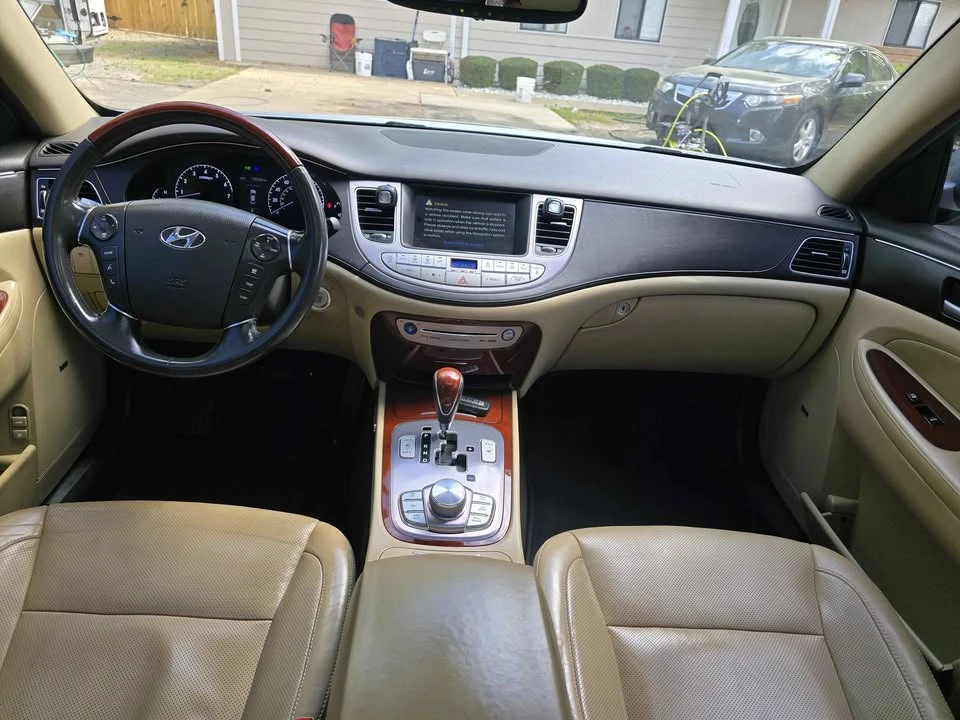 2012 Hyundai Genesis - Image 14 of 20