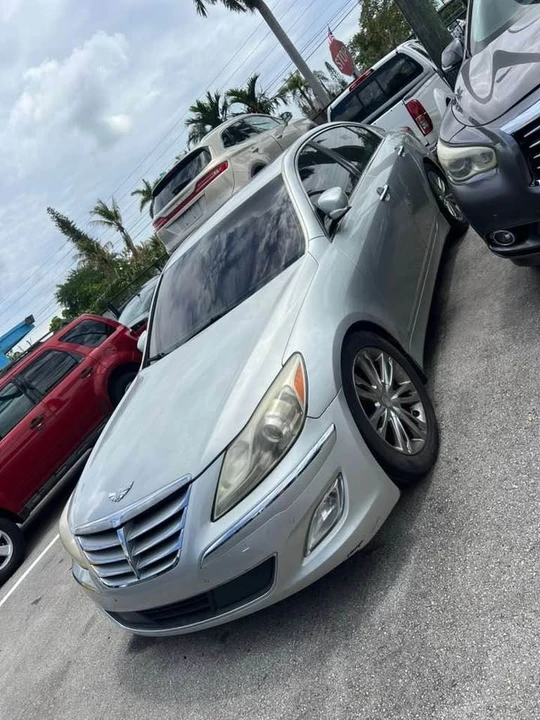 2012 Hyundai Genesis - Image 2 of 3
