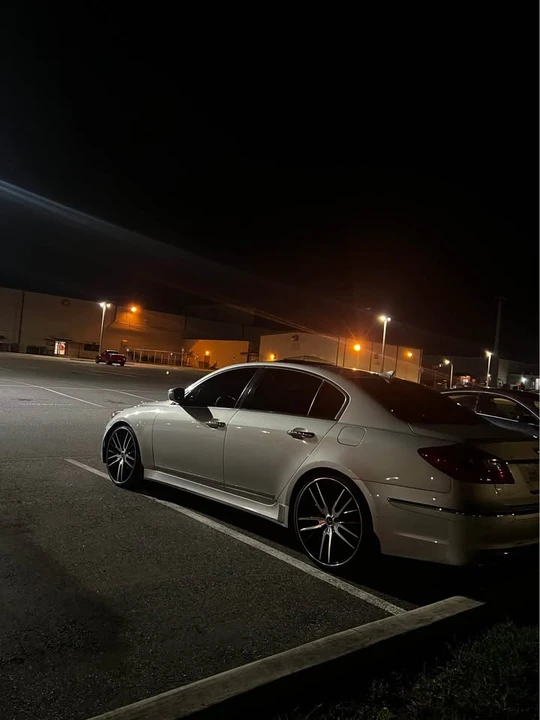 2012 Hyundai Genesis - Image 4 of 7