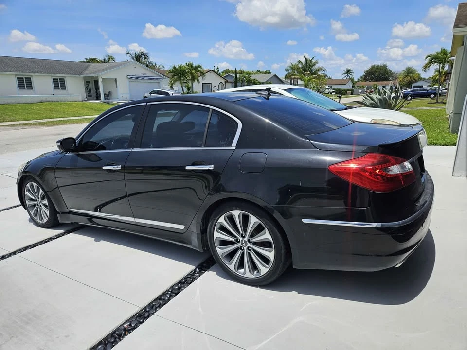 2012 Hyundai Genesis - Image 4 of 9
