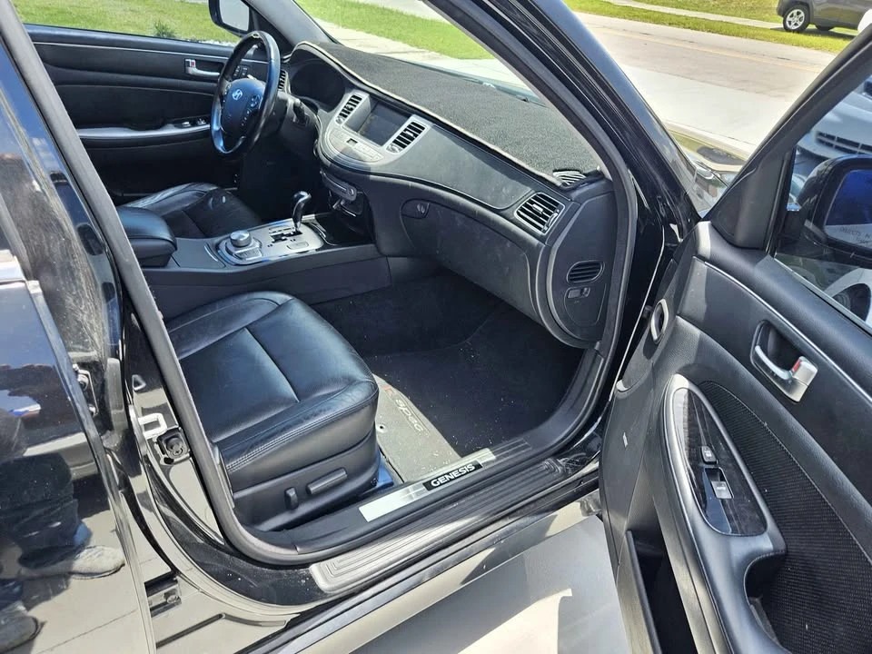 2012 Hyundai Genesis - Image 8 of 9