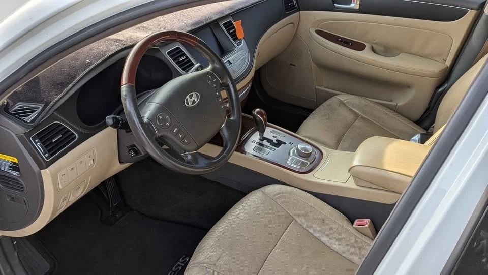 2012 Hyundai Genesis - Image 8 of 9