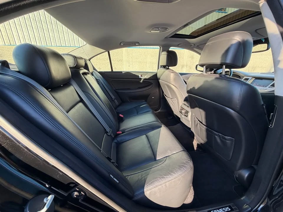 2012 Hyundai Genesis - Image 13 of 18