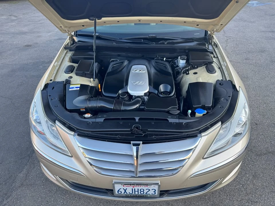 2012 Hyundai Genesis - Image 18 of 20