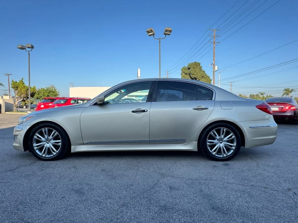 2012 Hyundai Genesis - Image 2 of 20