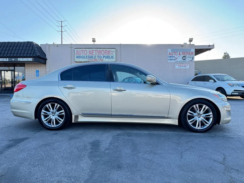 2012 Hyundai Genesis - Image 8 of 20
